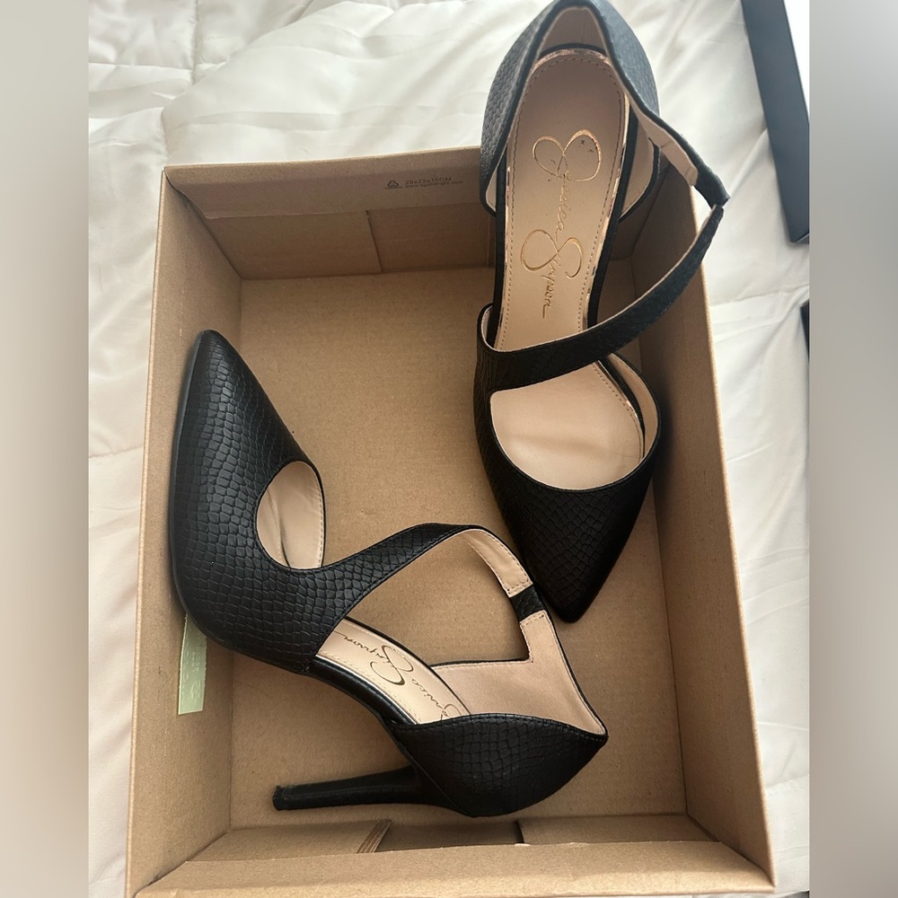 Jessica Simpson Black Textured Pointed Toe Slingback Pumps - Picture 4 of 7